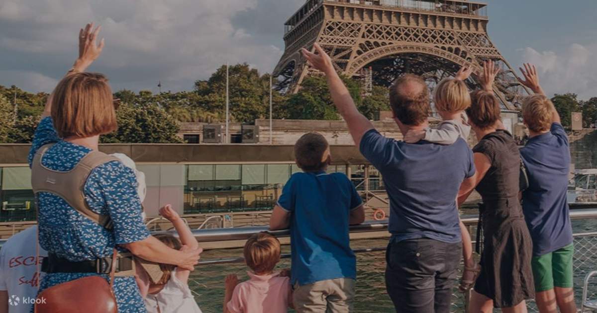 family-river-cruise-on-the-seine-by-vedettes-de-paris-klook